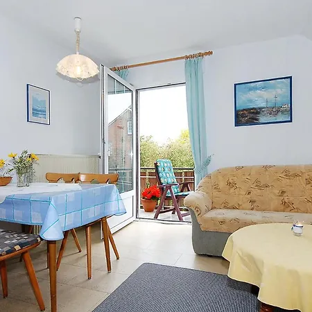 Apartment Warfthof Becker