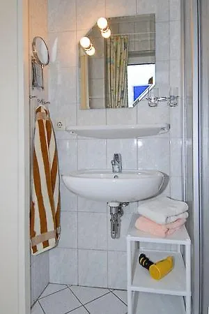 Warfthof Becker * Werdum